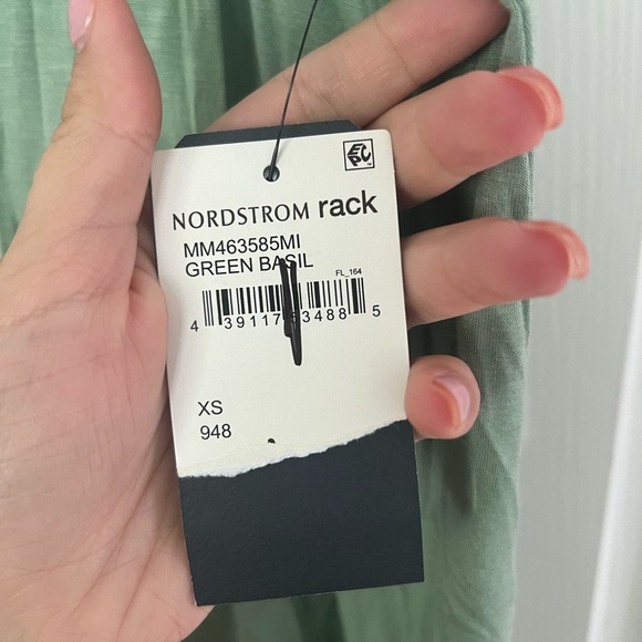 Melrose and Market Green Halter Tank SZ XS - Picture 3 of 4